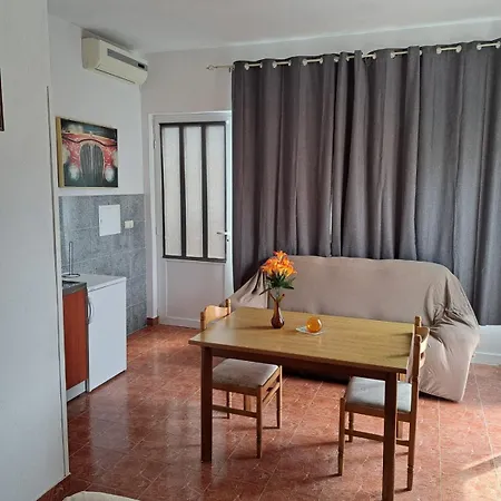 Andelic Apartamento *
