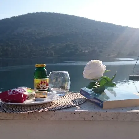 Andelic Apartamento Vinišće